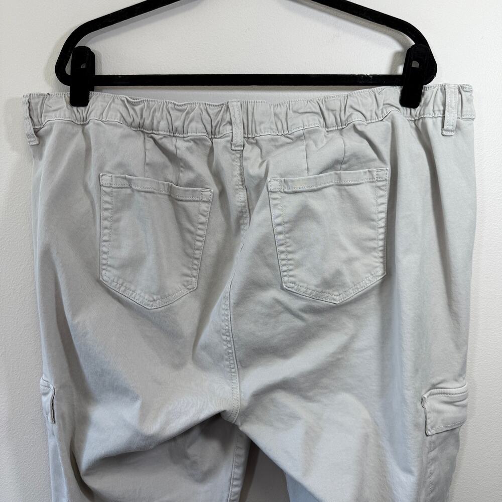 Torrid Pull-On Weekend Straight Stretch Twill Cargo Mid-Rise Pant Size 3x Khaki - Picture 9 of 11